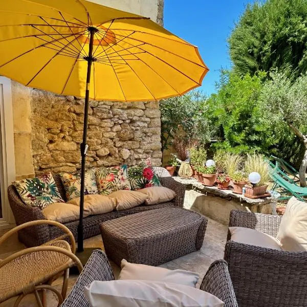 Chambre privée dans un MAS au centre du Village, hotel a Maubec