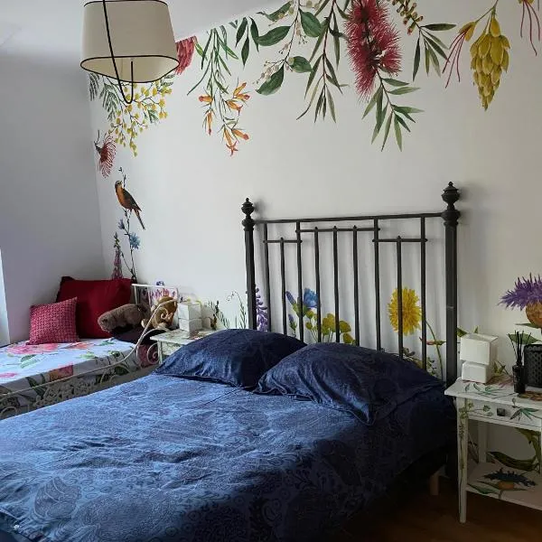 Chambre de charme au cœur de Maubec Luberon, מלון בMaubec