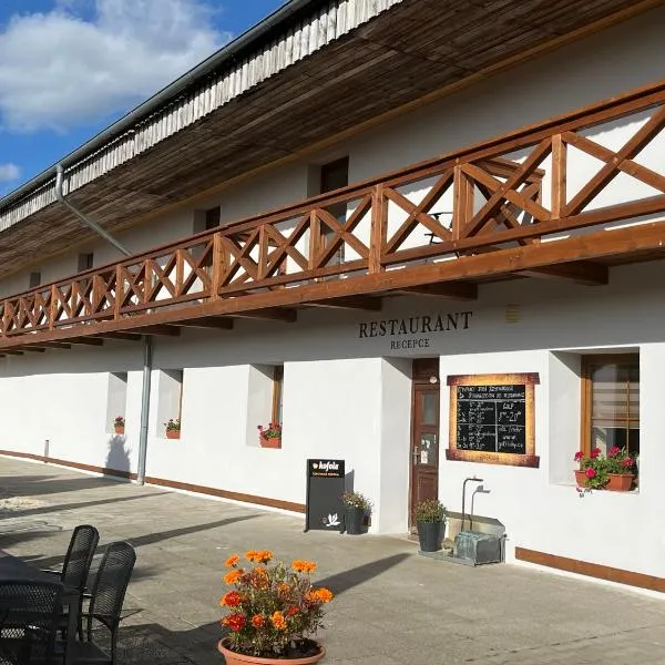 Penzion Golf Luby，Smrčina的飯店