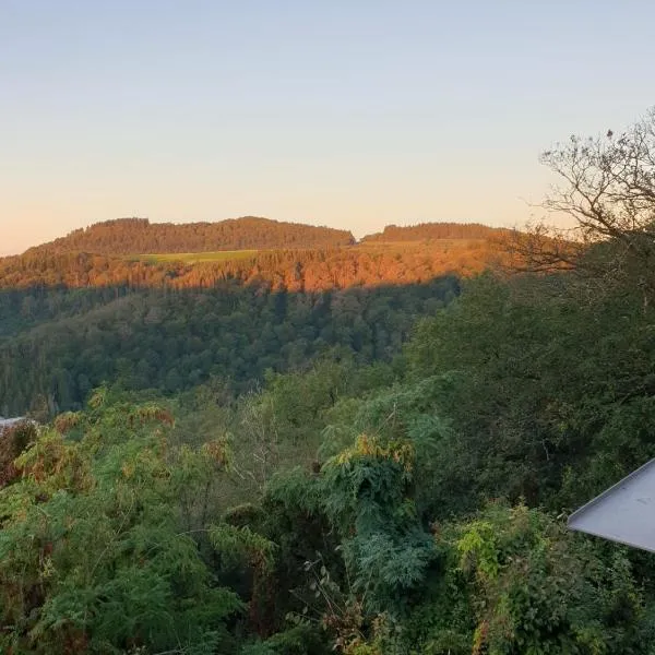 Manderscheid Ferienwohnung mit Weitblick, hotel v destinaci Manderscheid