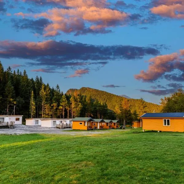 Korsbakken Camping, hotel v destinaci Isfjorden