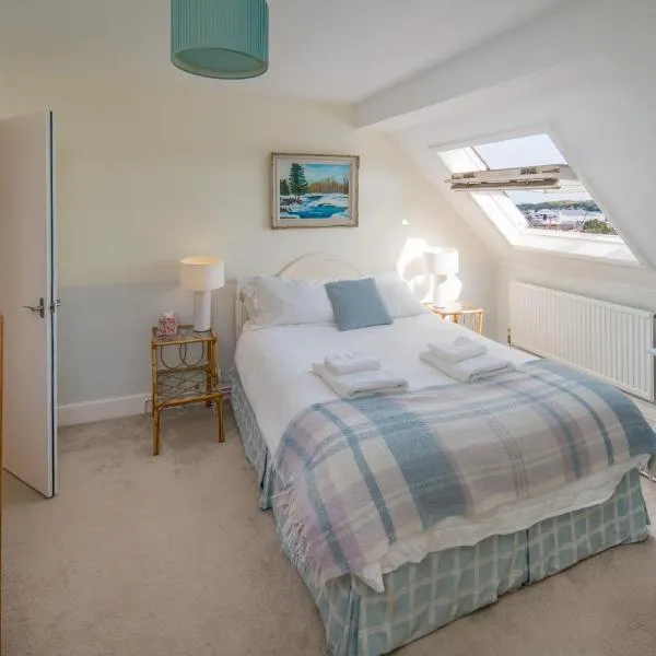 3 Bed apartment on Festival Bus Route with parking and ferry voucher, hotel v destinaci Cowes