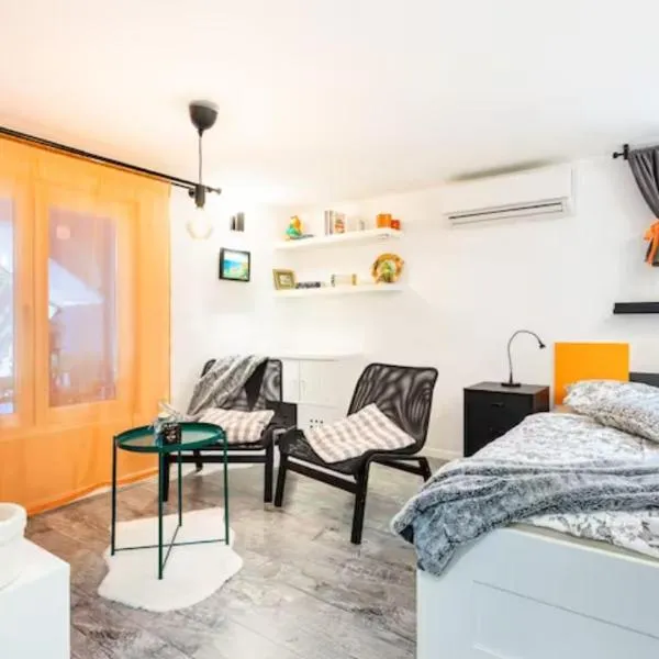 New Studio Apartment Emmy with free street parking, hotel in Zagreb
