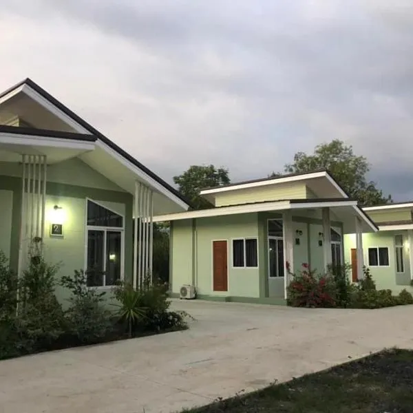 ออมทรัพย์ รีสอร์ต, hotel di Ban Lam Ta Sao Tai