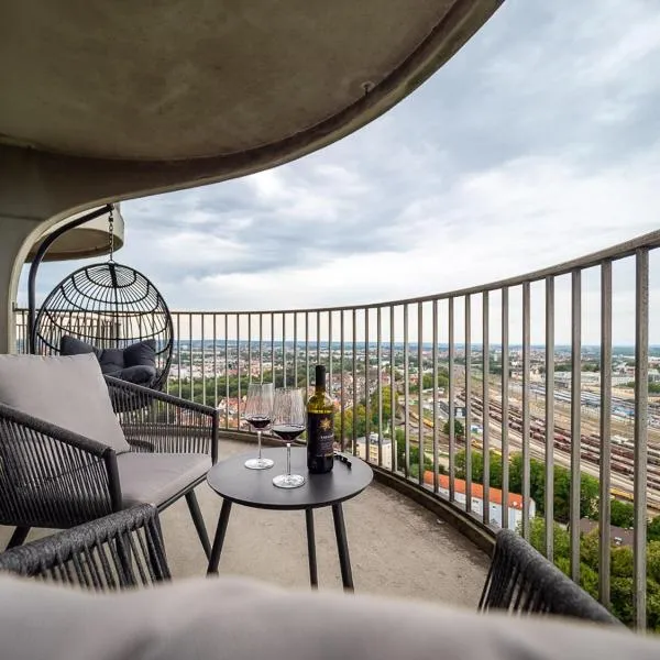 Design-Apartment I Hotelturm Augsburg I Etage 26 I Boxspring I Ausblick, hotel in Augsburg