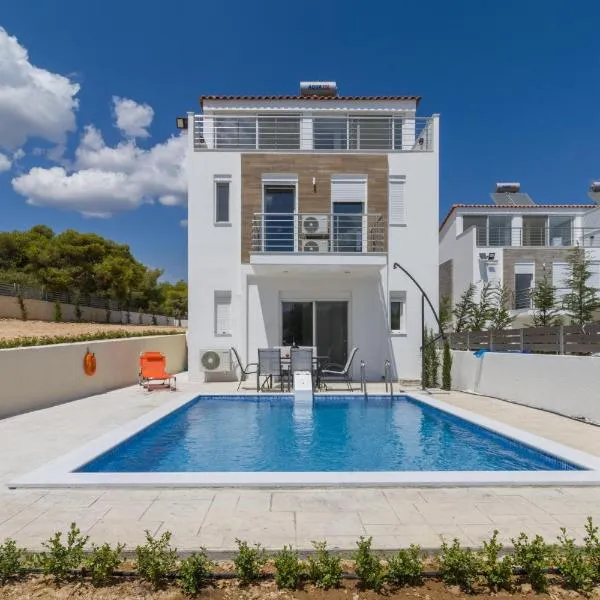 Enchanted Sunlit Villa Retreat 1, hotel v destinaci Isthmia