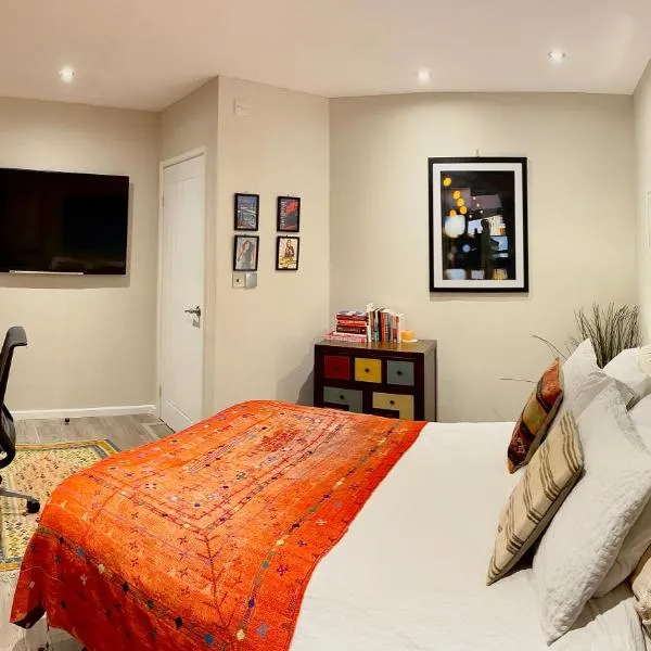Modern, Gr Floor 1 bed, bathroom, garden & private entry with Free Parking, hotel in Cambridge