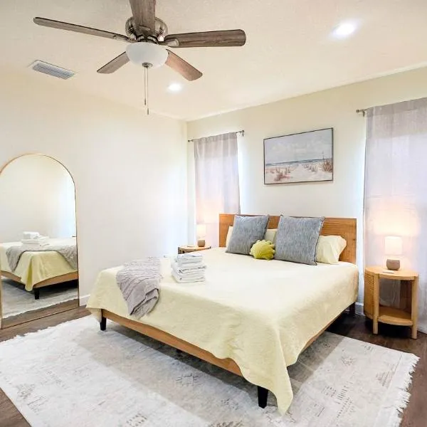 Tropical Florida Getaway - Stuart House โรงแรมในสจ๊วต