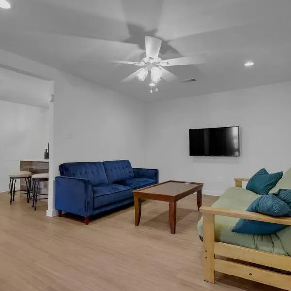 Condo near downtown Austin!, hotel v destinaci Austin