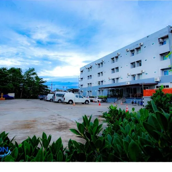 Horizon Hotel, hotel in Ban Tha Phet Noi