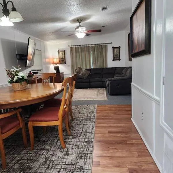 Your second home in florida, hotel di Altoona