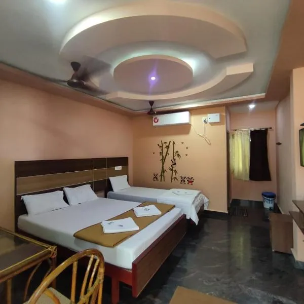 sri Murugan beach paradise hotel, hotel em Mahabalipuram