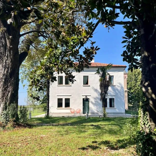 Agriturismo Borgo Rurale San Salvador-Casa del Maestro, hotel v destinaci Torre di Mosto