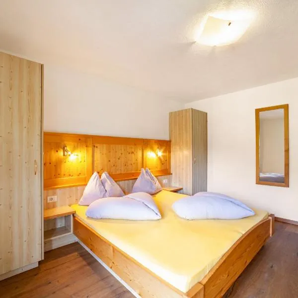 Fichtenhof Wohnung Enzian, hotel v destinaci Tarces