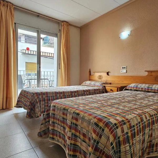 Hostal Los Maños, hotel v destinaci Blanes