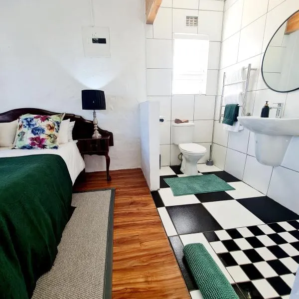 Verregaande Cottage with hot tub、アグラスのホテル