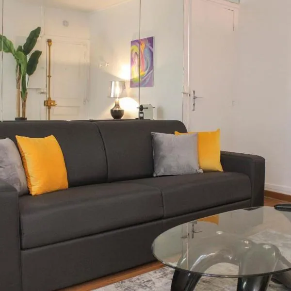 Pretty love nest close to Père-Lachaise