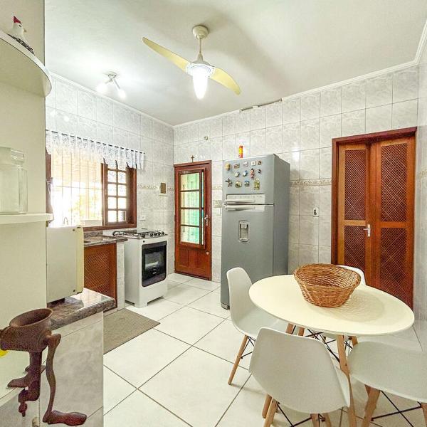 Casa com churrasqueira e piscina em Itanhaem - Foto 5