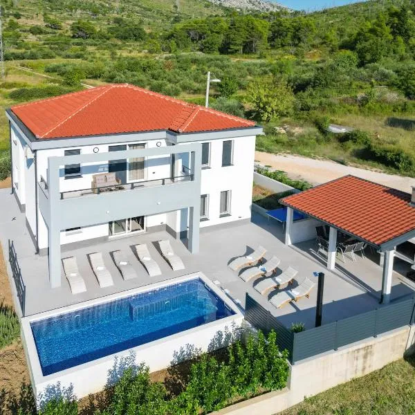 villa green valley、Srinjineのホテル