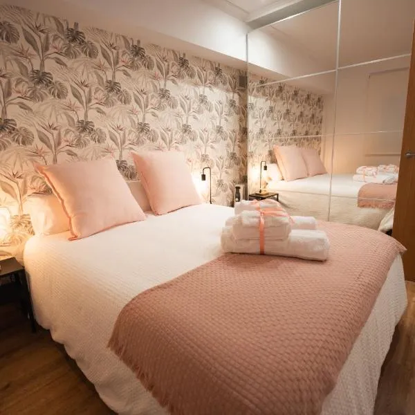 La Concha Pearl Beach Apartment, hotel in Donostia-San Sebastián