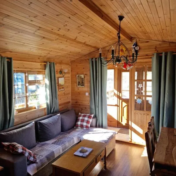 Unique Caravan with Outdoor Space Lodge, hotel v destinaci Ballantrae