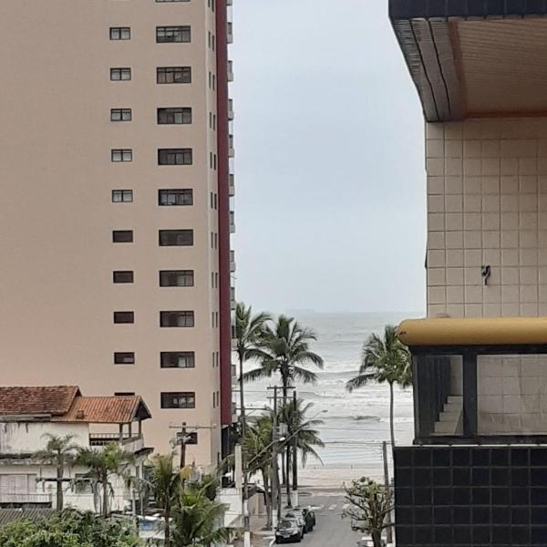 A180m da praia de Vila Caiçara