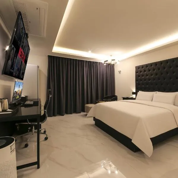 Aden Hotel, hotel v destinaci Čchonan