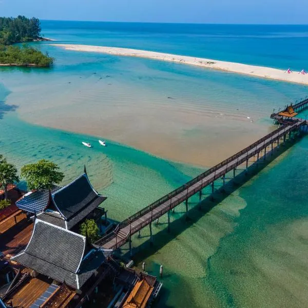 The Hotspring Beach Resort & Spa - SHA Extra Plus, hotel en Thai Muang