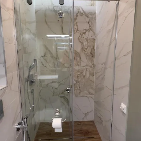 The SiXth - Self Check-in, hotel di Tukums