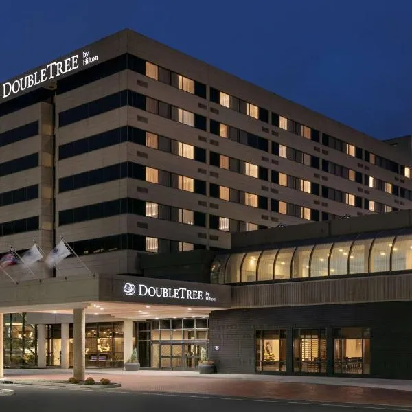 DoubleTree by Hilton Canton Downtown, hotel in Bolivar