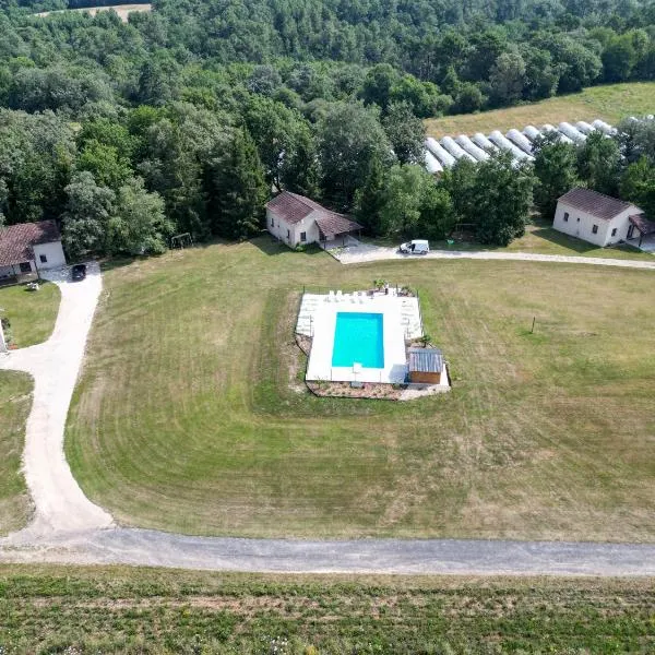 Séjour à la campagne dans un domaine de 4 gîtes, hotel v destinaci Boulazac