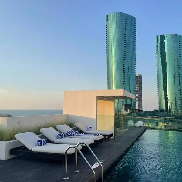 Cloud9 Waterfront Luxury Condo, khách sạn ở Manama