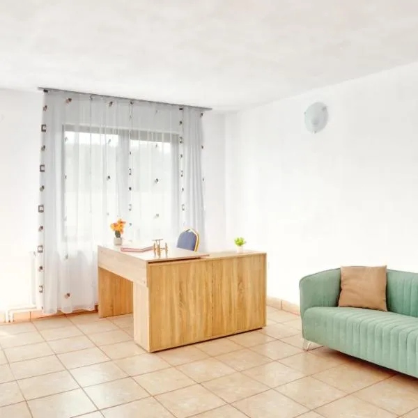 Casa Godi, hotel v destinaci Godineşti