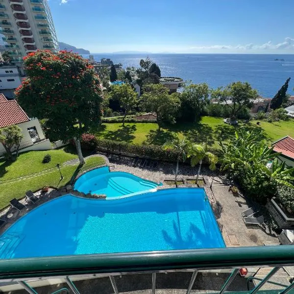 Luxury Oceanfront at Reid's Gardens, hotel in Funchal