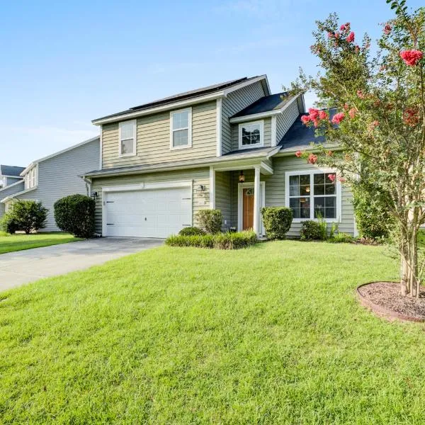 Mulberry home with pond view, hotel in Charleston