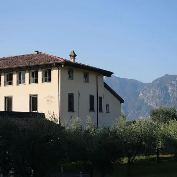 La Corte del Cigno, hotel v destinaci Monte Isola