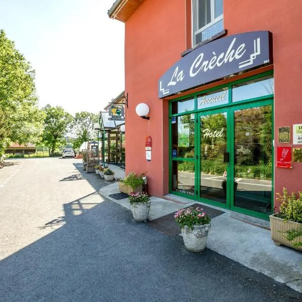 Hôtel Restaurant La Crèche et sa piscine intérieure - Logis Hôtels, hotel in Domeyrat