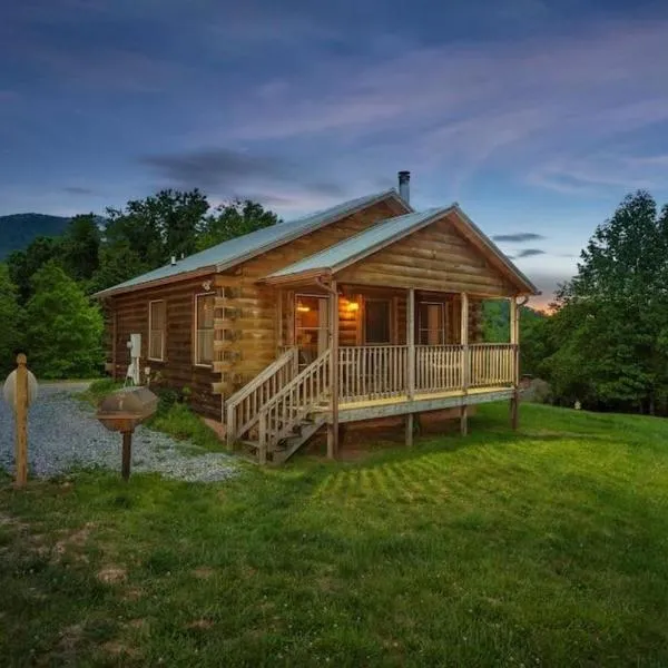 Log Cabin Stunning Mountain Views on 12 Acres, hotel en Candler