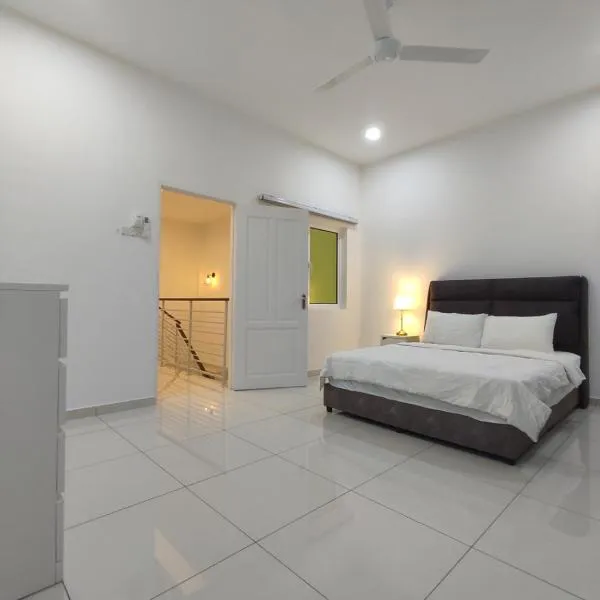Ipoh Botani Near to Sunway Tambun Super Luxury Spacious Corner House, hotel in Kampong Changkat Larang