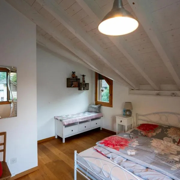 Zimmer mit eigenem Badezimmer, hotel v destinaci Näfels