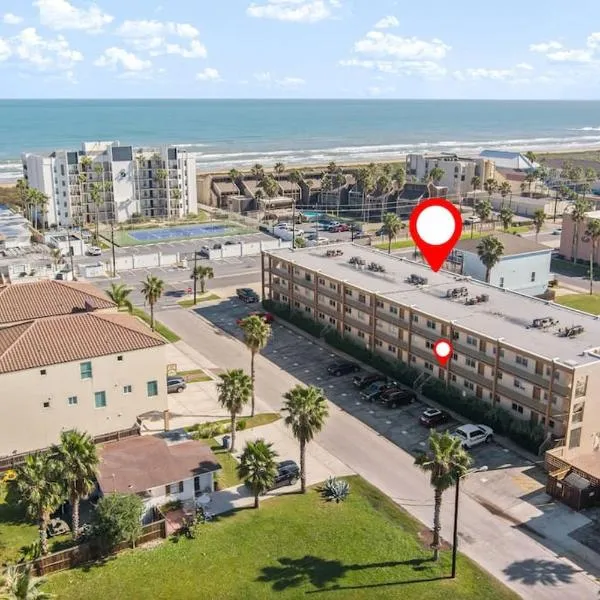 2 Bed 2 Bath 1st Floor Condo w Pool By Beach, hotel v destinaci South Padre Island