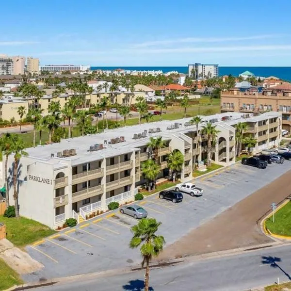 2 Bed 2 Bath Condo by Beach with Resort Pool, hotel v destinaci South Padre Island
