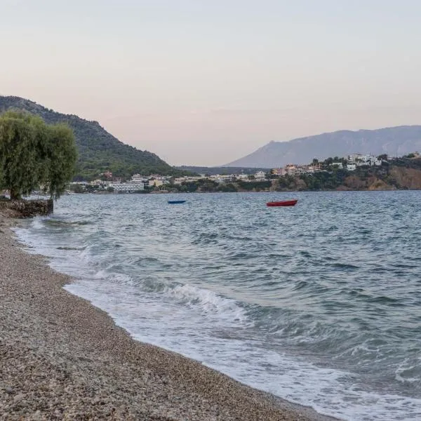 Seaside Serenity Suite in Loutra, hotel in Sofiko