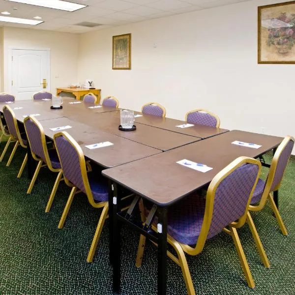 Candlewood Suites Saint Joseph - Benton Harbor by IHG, hotelli kohteessa Stevensville