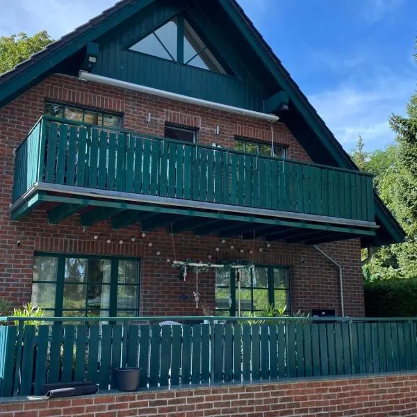 Dachwohnung mit Wasserblick und eigenem Bootssteg, hótel í Alte Hausstelle