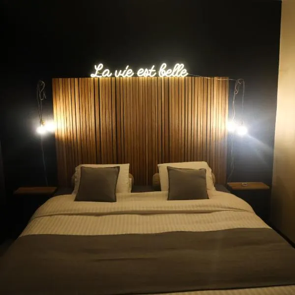 Chambre avec jacuzzi ou Chalets dans les bois, hotel v destinaci Gesves