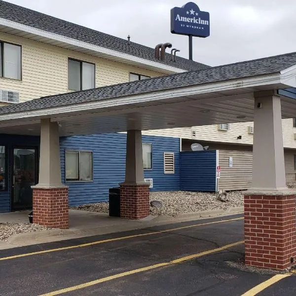 AmericInn by Wyndham Mauston, hotel sa White Creek