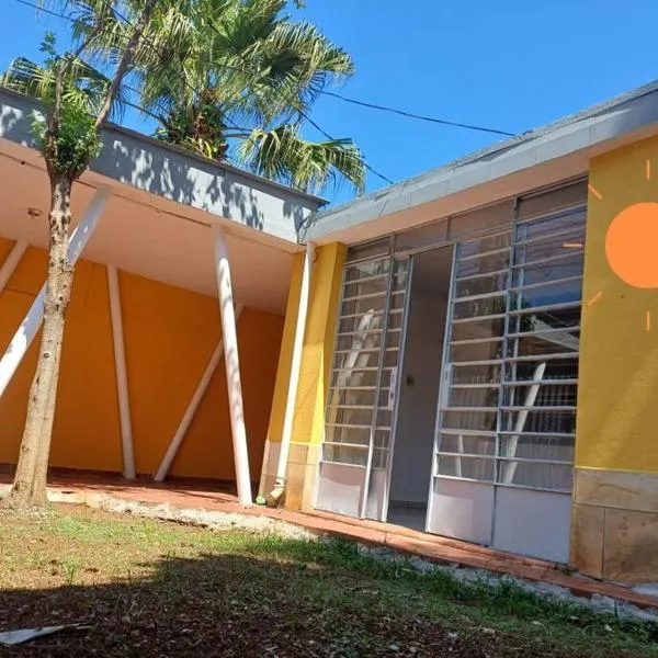 Linda Casa para grupo/ 1km da Expo SP /500m metrô，位于圣保罗的酒店