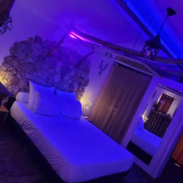 LOVE Room Danslesbois avec spa, готель у місті Кюж-ле-Пен