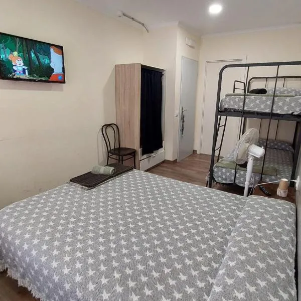 Pension Suiza, hotel v destinaci Reus